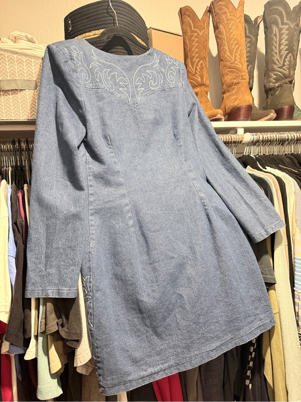 Avec les Filles Denim Rodeo Western Embroidered Pearl Snap Front Mini Dress Sz10 - Picture 5 of 8